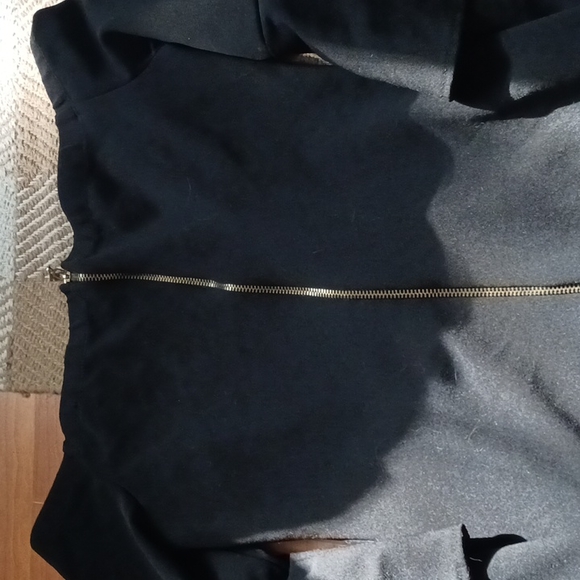 Black ruffle sleeve midi dress - Picture 4 of 4